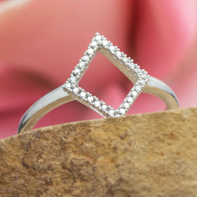 Diamond Shaped Fashion Ring