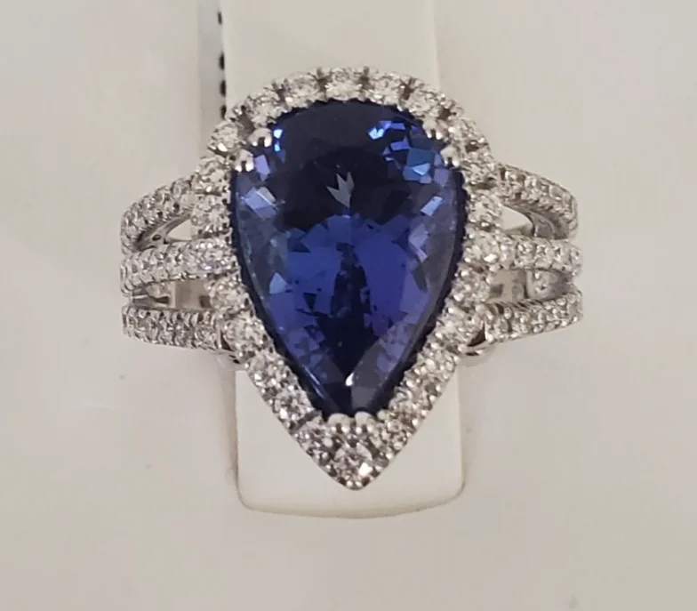 18kt White Gold Tanzanite and Diamond Ring